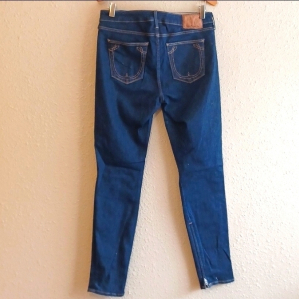TRUE Religion Jeans.
